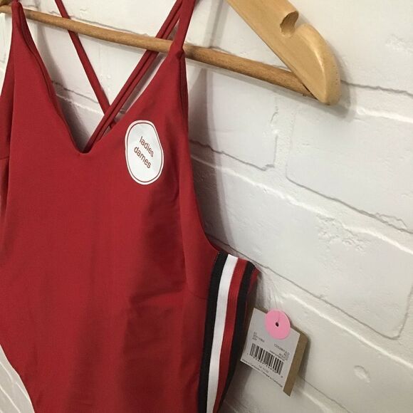 Swimsuit Canada one piece sport swimming suit red one piece bathing Canada large - Picture 3 of 15